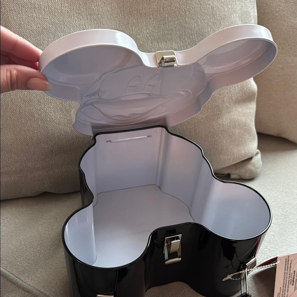 Mickey Mouse Shaped Lunch Box - Picture 6 of 7